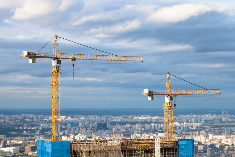 crane-placement-on-skyscraper-surf-city-cranes